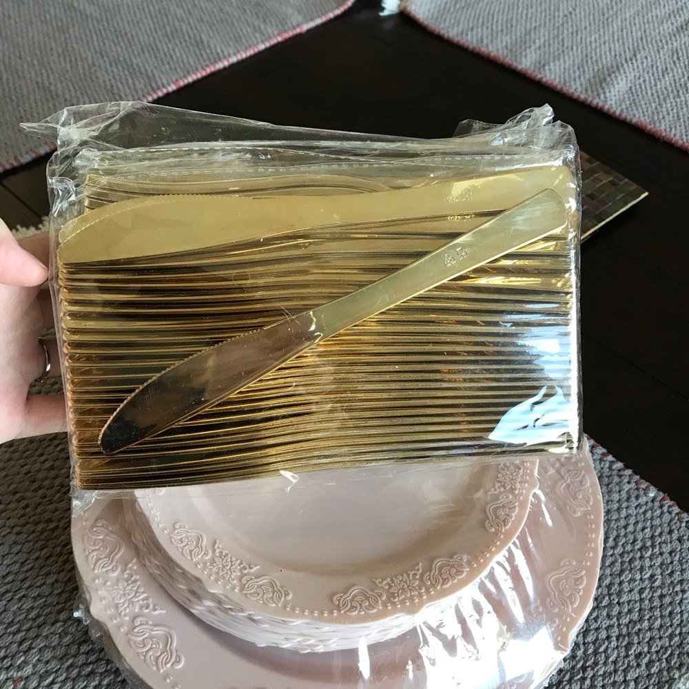 Fine Plastic Tableware - Picture 5 of 6